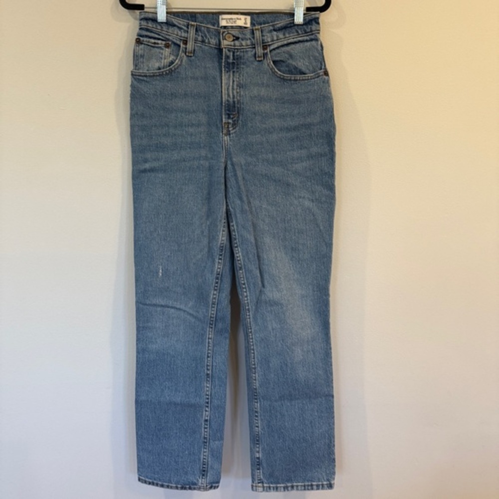 A&F 90s Straight Ultra High Rise Jeans